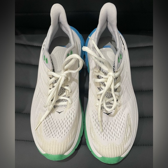 Hoka One Clifton Edge - Picture 4 of 8
